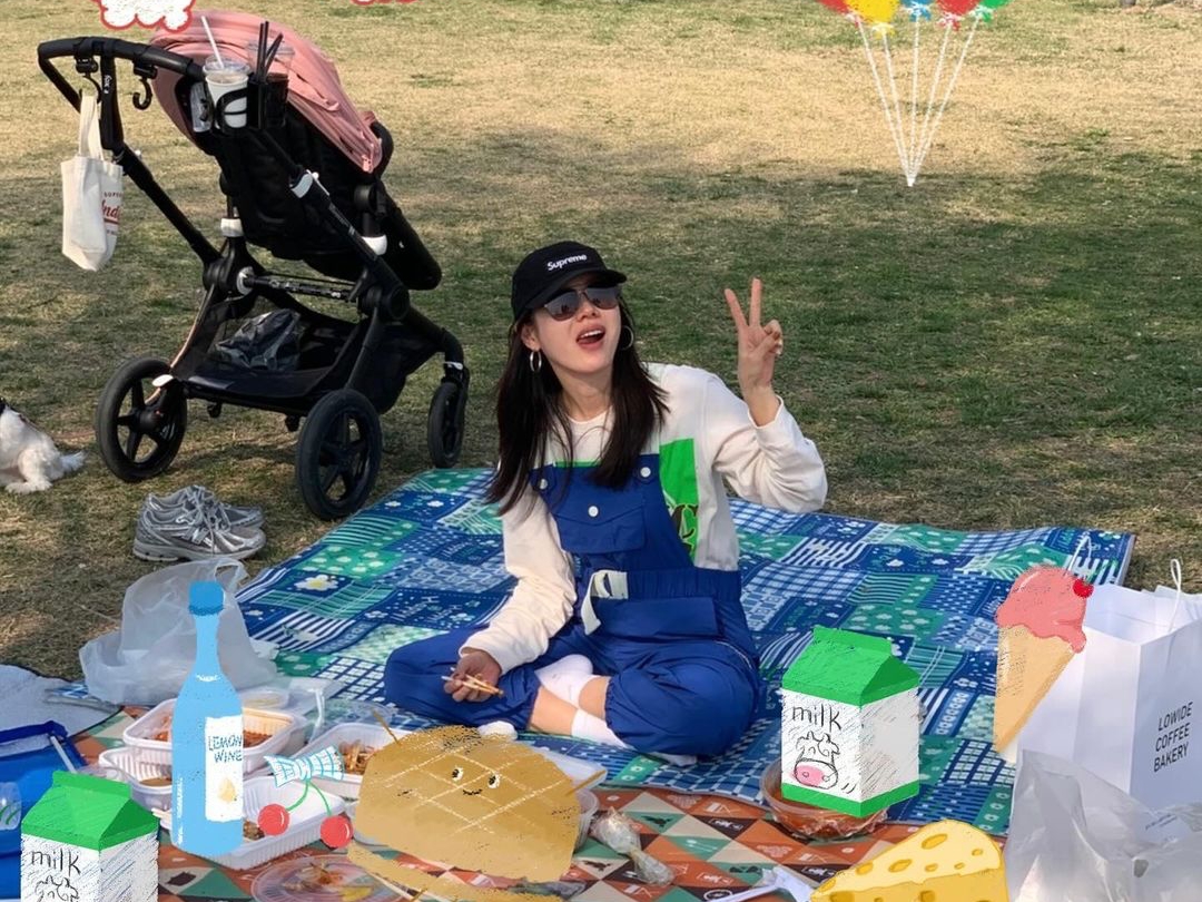 『愛の不時着』ソン・イェジン、子連れピクニック！穏やかな日常に“ほっこり”【PHOTO】
