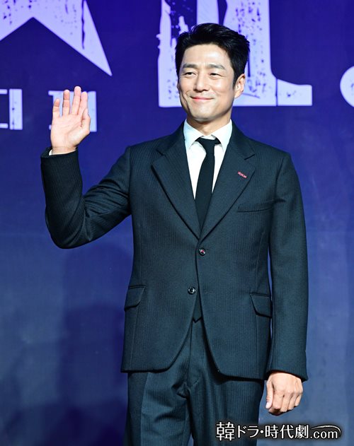 チ・ジニ