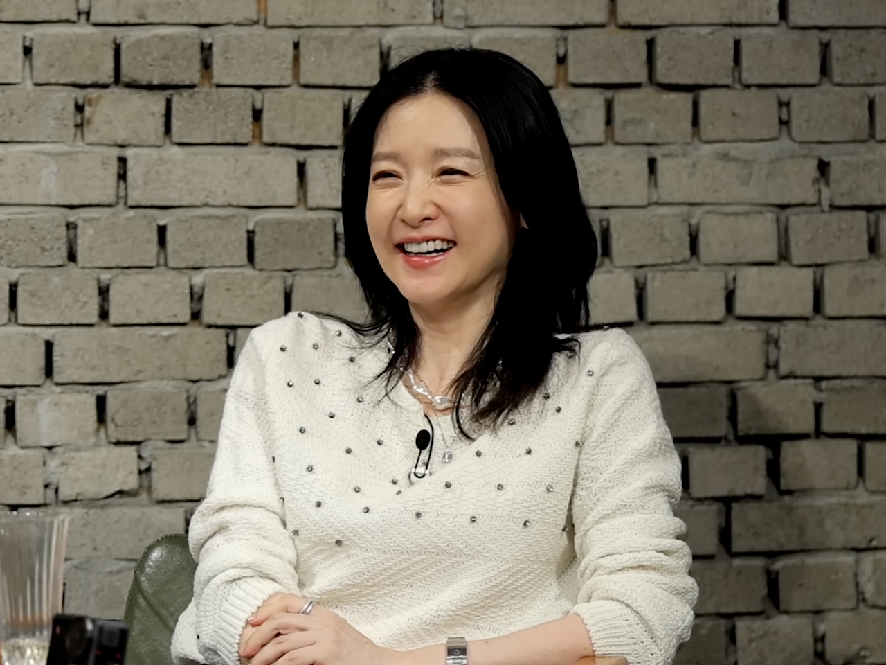 “韓国女優初の焼酎モデル出身” イ・ヨンエ、飲酒コンセプトの番組で放った“大女優の品格”