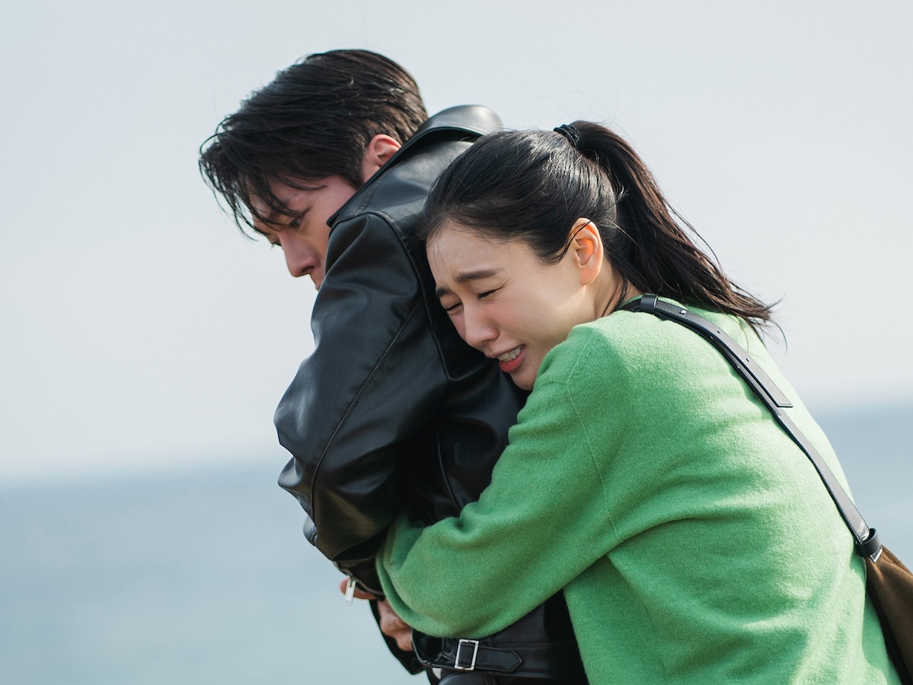 初対面なのにハグ？Netflix配信『ダイナマイト・キス』がいよいよ放送スタート！