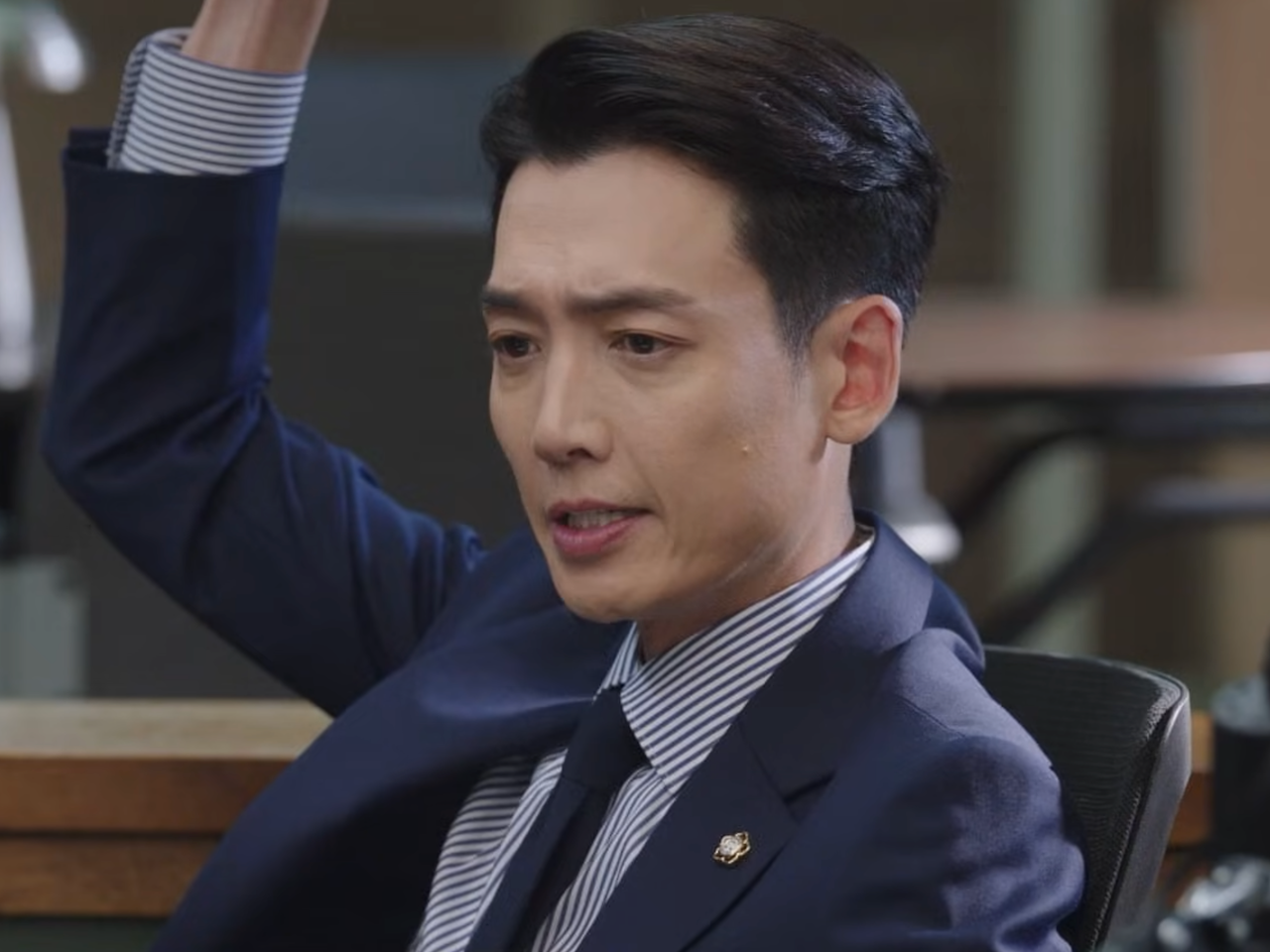 『賢い医師生活』チョン・ギョンホ、Netflix新作で“売上ゼロ”の公益弁護士に！「覚悟してください」