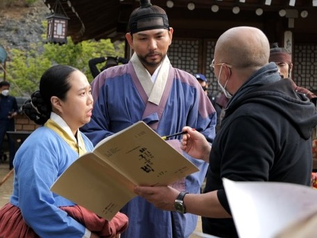 パク・シフ主演の『風と雲と雨』に愉快な“おしどり夫婦”が特別出演!!