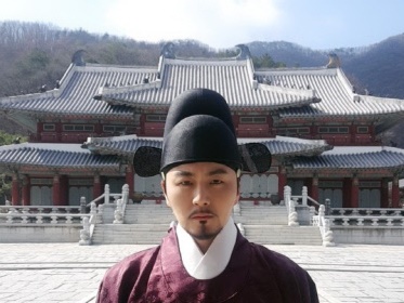 『風と雲と雨』で高評価を得ているイル。父は韓国の大御所歌手の二世タレント