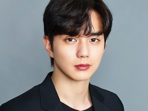 俳優ユ・スンホ、新時代劇『花咲けば月想う』主演の感想「緊張とワクワクが止まらない」