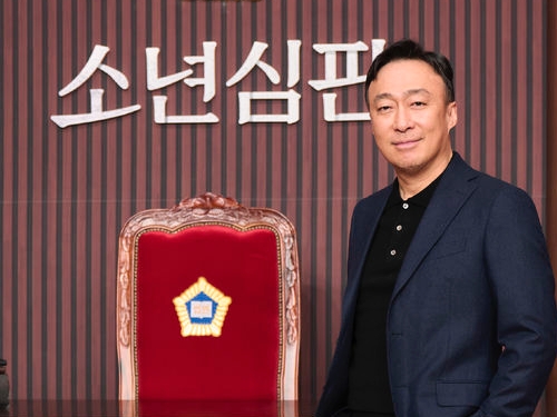 ネトフリ新作『未成年裁判』主演イ・ソンミンが主人公役キム・ヘスを大絶賛。「まるで新人…」