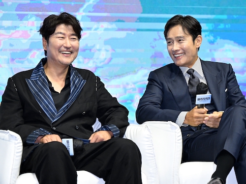 ソン・ガンホ、イ・ビョンホンら主役級キャスト勢揃い！新作映画『非常宣言』制作報告会の様子