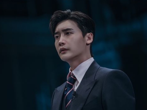 俳優イ・ジョンソク、3年ぶりの復帰作『ビッグマウス』を終えた感想は？「僕には大きな挑戦だった…」