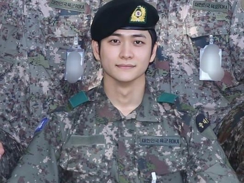 『ウ・ヨンウ』俳優カン・テオ、訓練兵から助教になった！兵役も“順調”