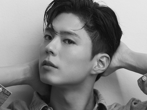 俳優パク・ボゴム、新しいプロフィール写真公開。色濃く漂う“男の色香”【PHOTO】