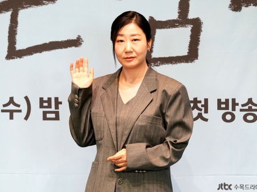 Netflix配信『良くも、悪くも、だって母親』主演ラ・ミラン、世の母親に「自分を責めないで」