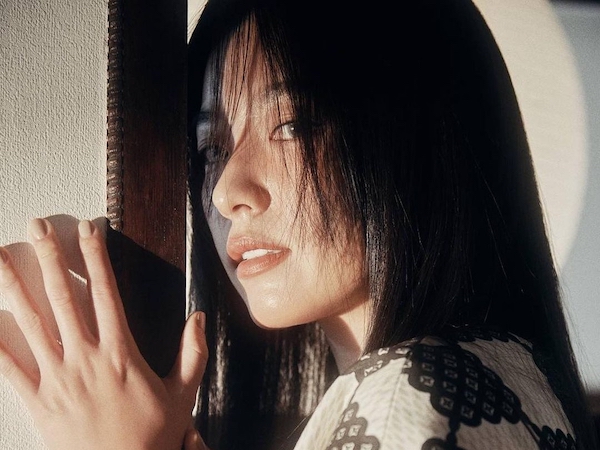 『トンイ』女優ハン・ヒョジュが秋を先取り！“完璧な”撮影カットに大反響【PHOTO】