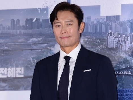 『私たちのブルース』イ・ビョンホン、今度は映画でソン・ガンホやイム・シワンと共演