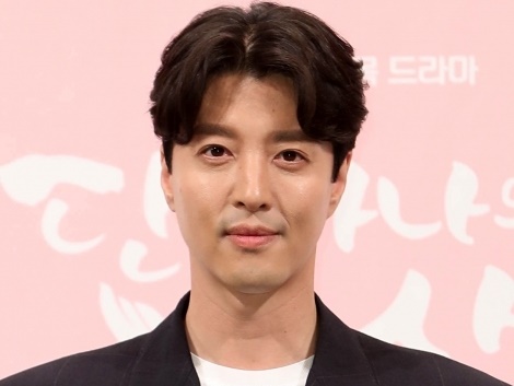 『七日の王妃』で燕山君を演じた俳優イ・ドンゴン!新ドラマ『セレブリティ』に出演