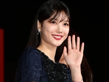 舞台も成功させたキム・ユジョンは早くも大女優の風格を備えた?
