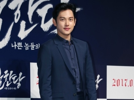 「ZE:A」出身の俳優イム・シワンがラブコメに初挑戦した理由