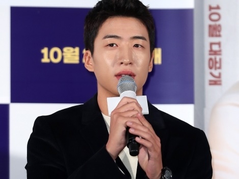 『愛の不時着』で陽気な北朝鮮兵士を演じたユ・スビンが俳優を目指した理由