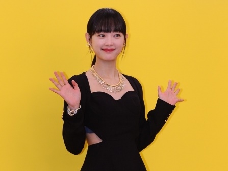 完成度の高い演技を見せる女優イ・ユミ!新作映画『ニューノーマル』に出演